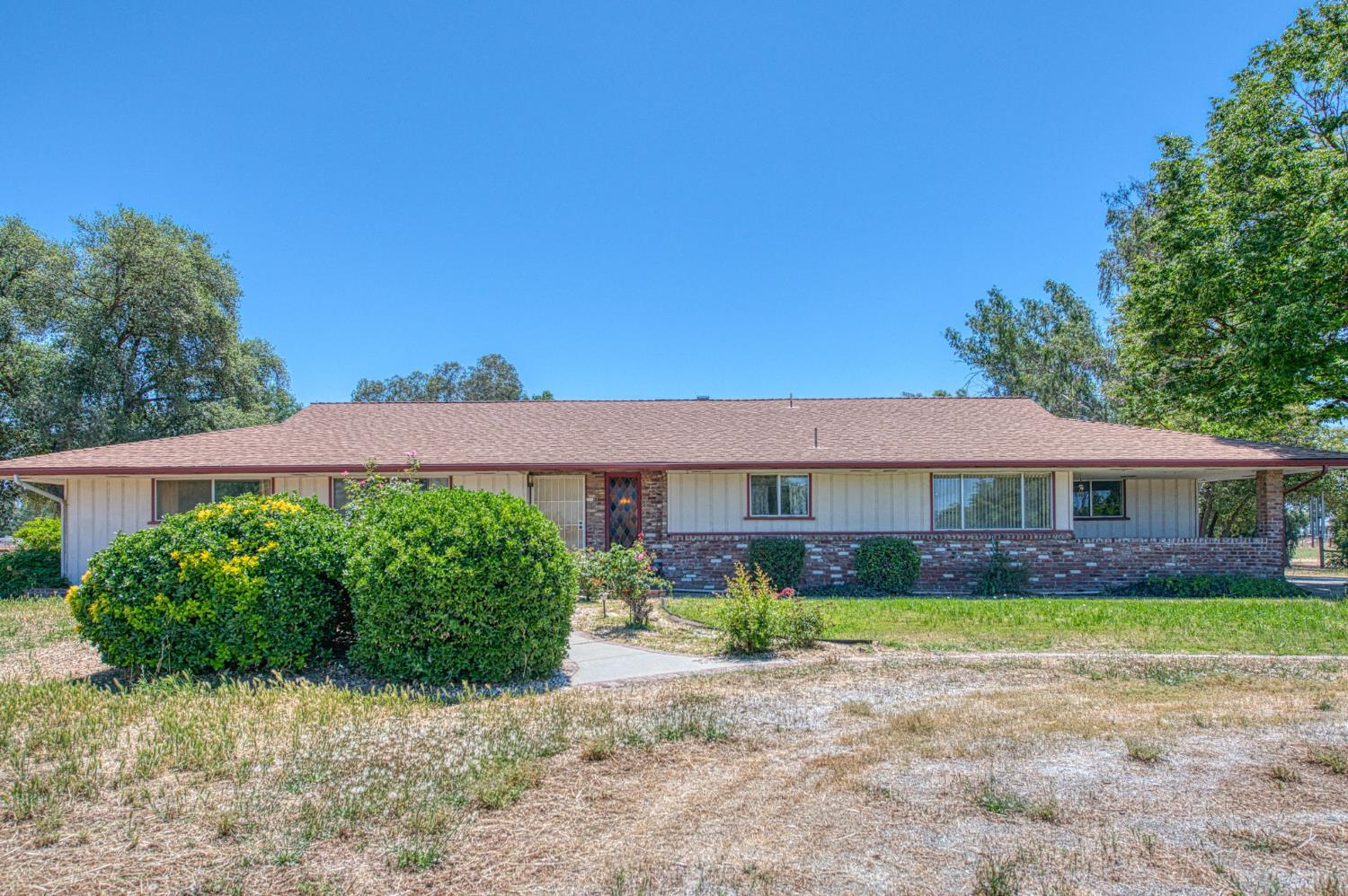 4565 W Dakota Ave