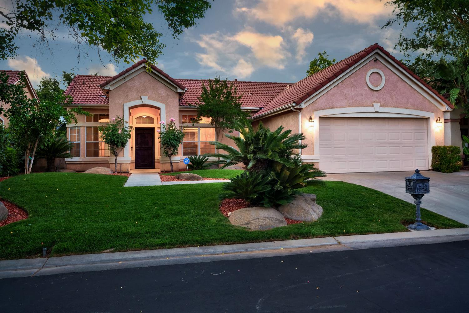 4634 W Oak Park Dr