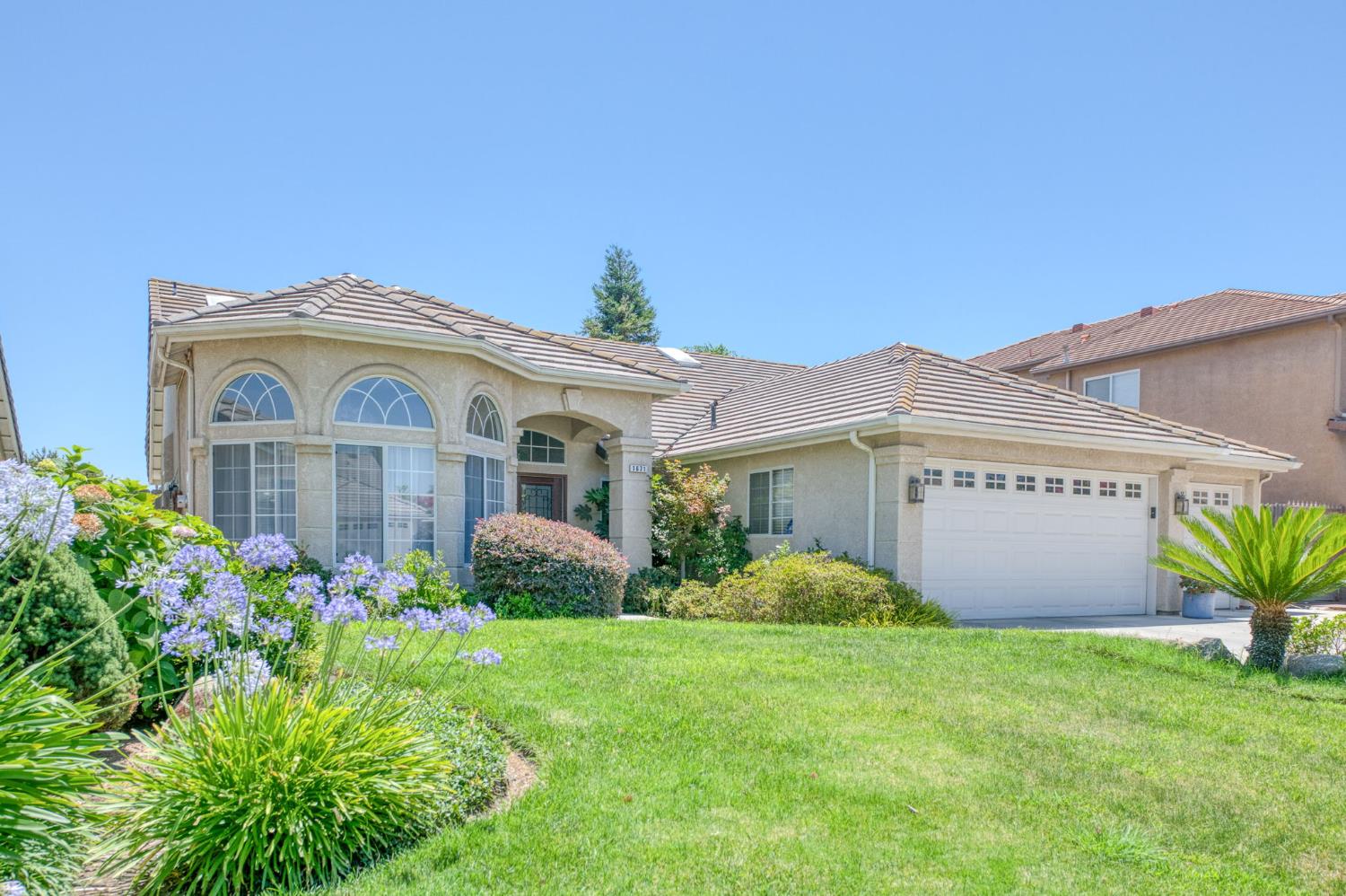 1671 E Granada Ave